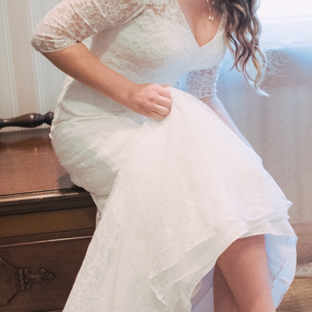 ¾ Sleeve All Over Lace Trumpet Wedding Dress-Size 6/8